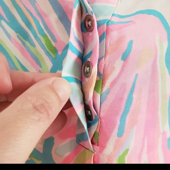 Lily Pulitzer m semisheer whimsical rainbow shells 100% silk vneck - Picture 3 of 10